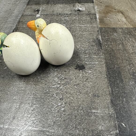 2 Mexican Tonala Hatching Egg Birds 1.5” Tall - Picture 3 of 8